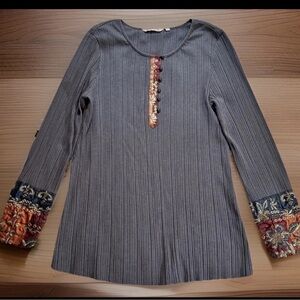 SOFT SURROUNDINGS Blouse Womens Small Gray Ribbed Boho Trim Brass Button Henley